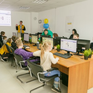 Новый класс в развлекательном центре города Томска! Скоро открытие! - КИБЕРшкола программирования для детей, компьютерные курсы для школьников, начинающих и подростков - KIBERone г. Новокосино