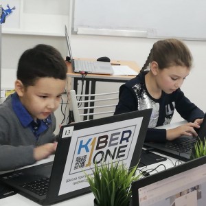 KiberOne объявляет набор юных программистов в Усть-Каменогорске - КИБЕРшкола программирования для детей, компьютерные курсы для школьников, начинающих и подростков - KIBERone г. Новокосино